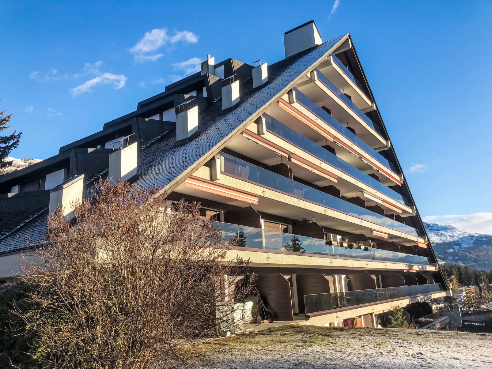 Victoria C 8-Outside