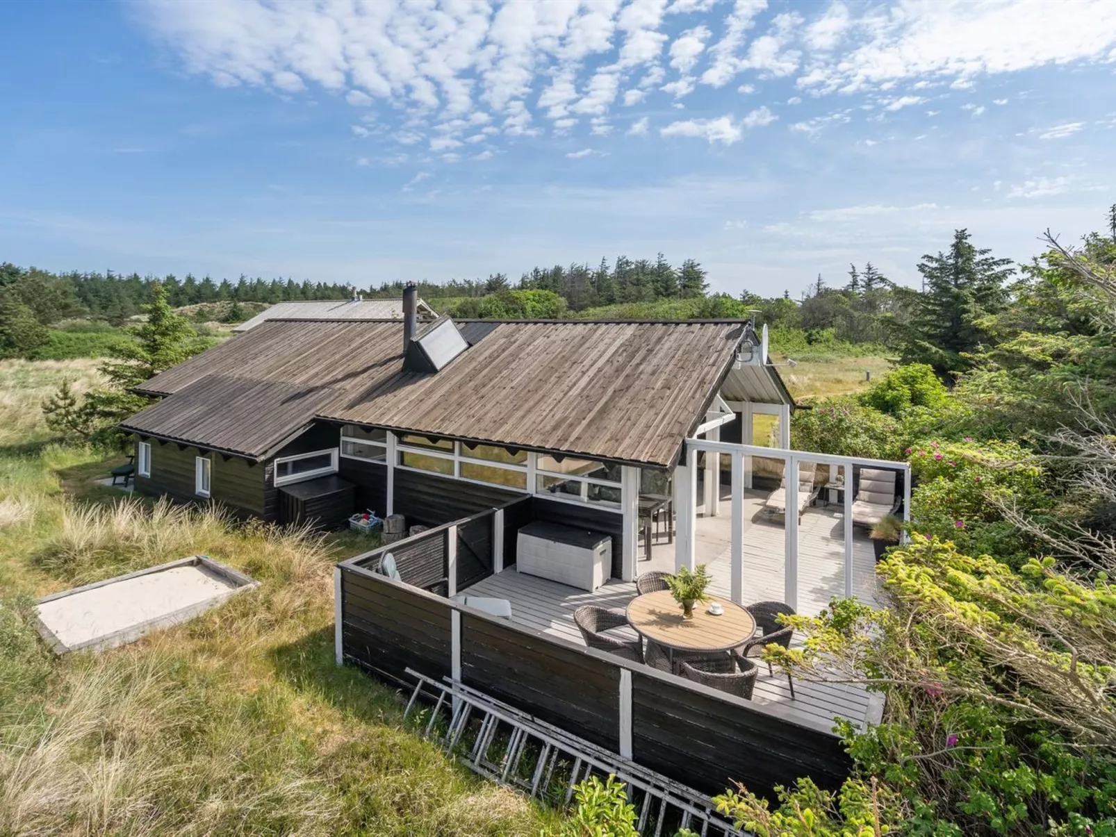 "Allida" - 800m from the sea