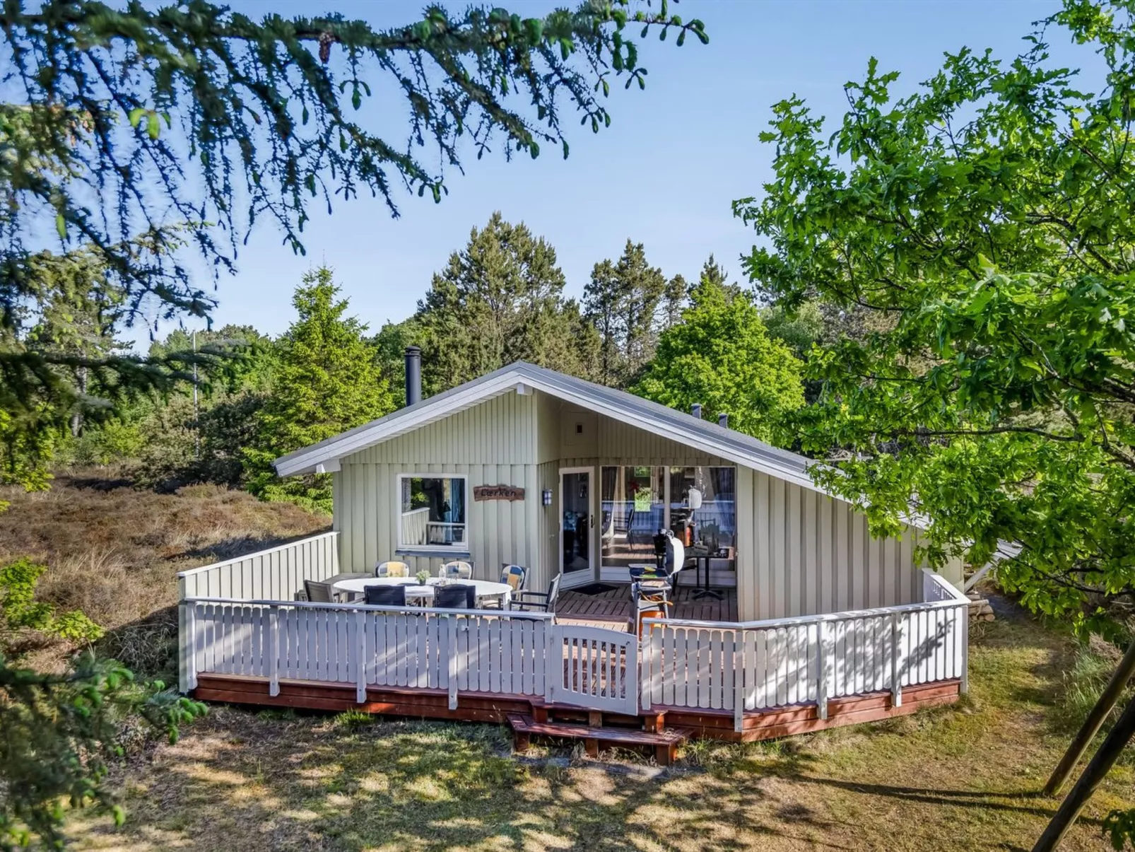 "Karlotta" - 2.2km from the sea