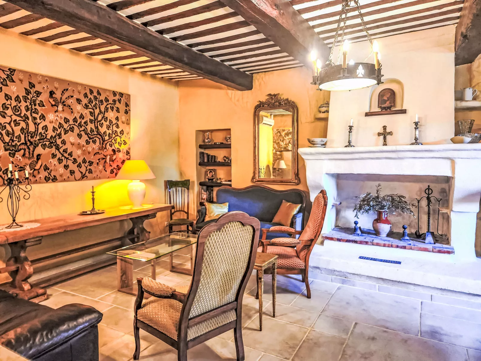 La Grange Blanche-Inside