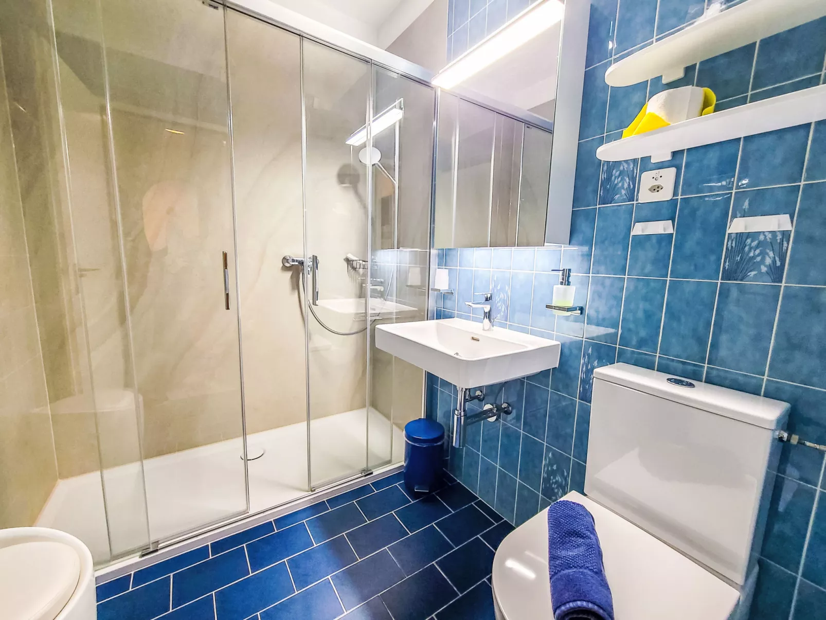 Sabrina App. 006-Dedans