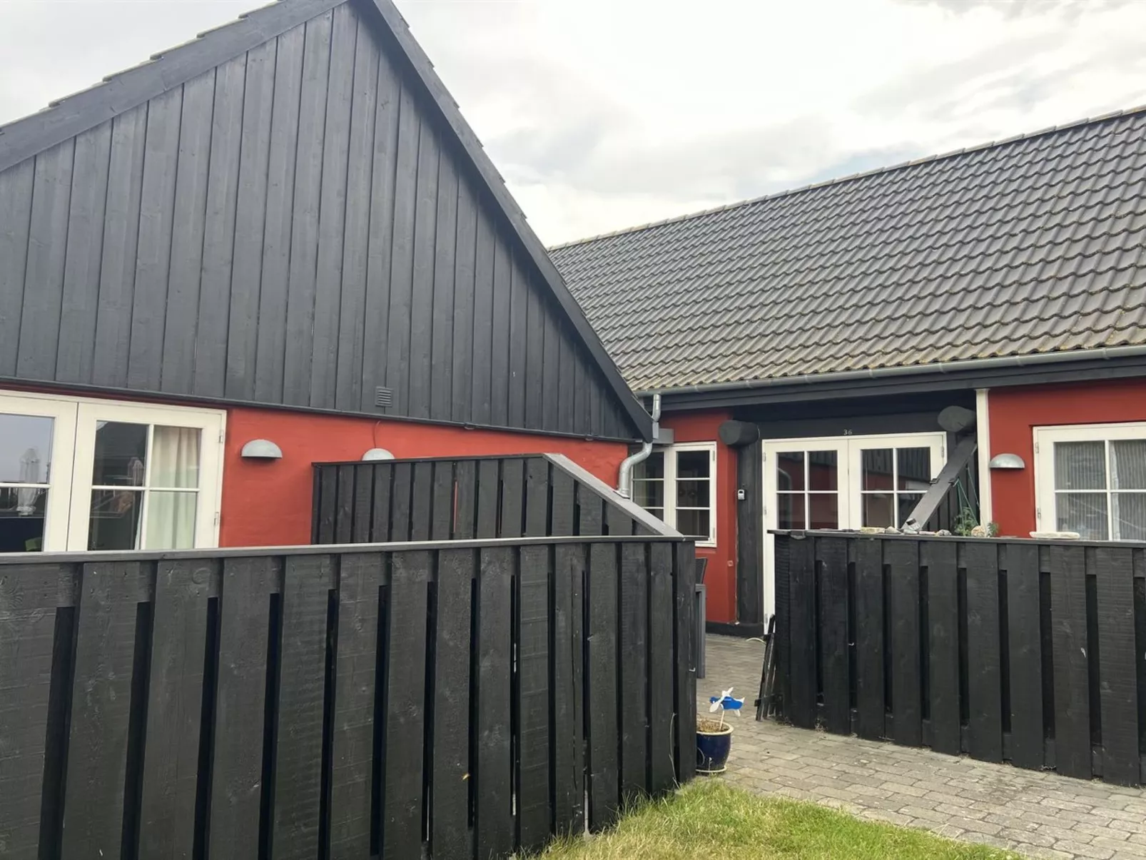 "Manfred" - 6km from the sea