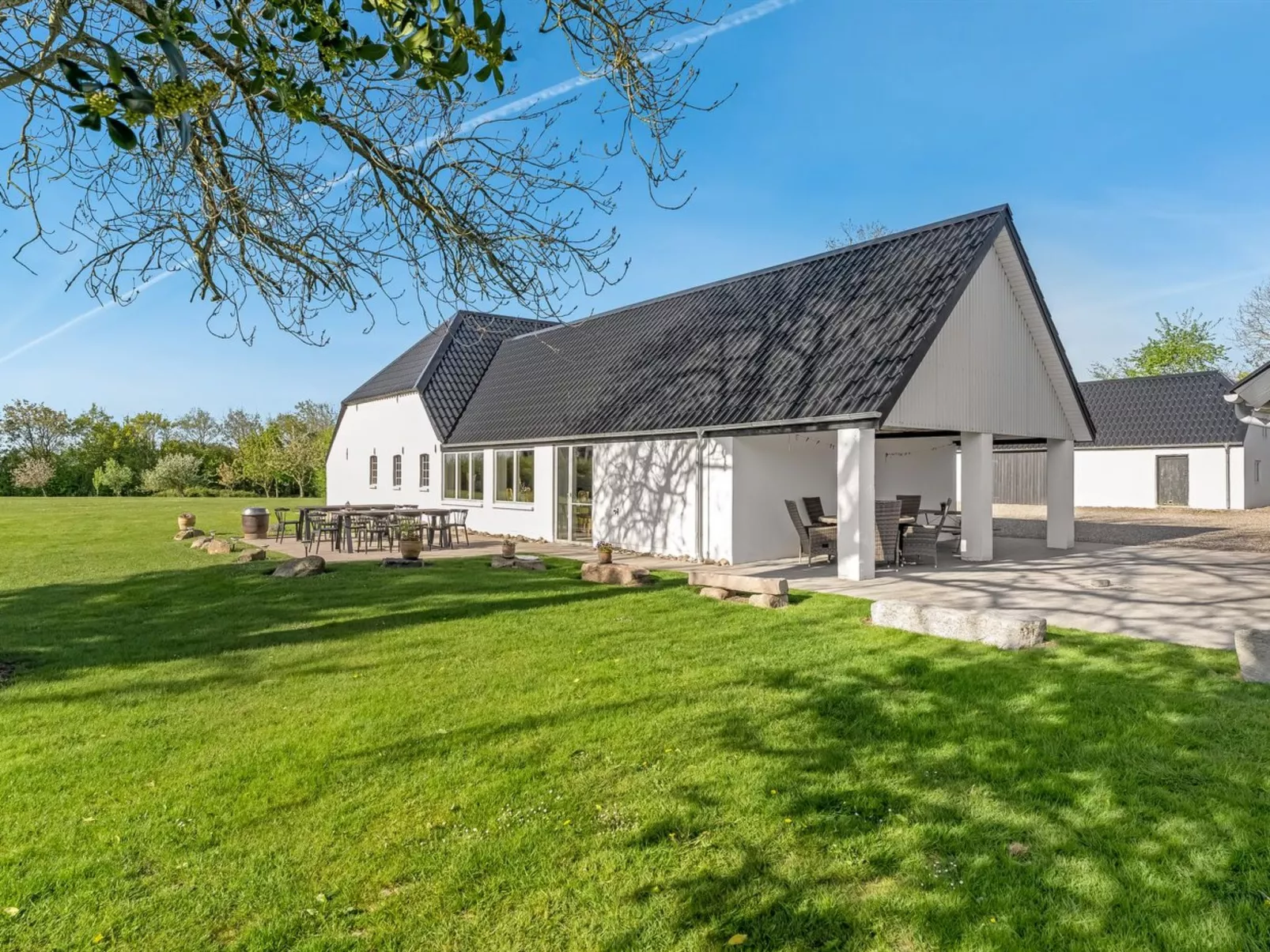 "Kara" - 100m to the fjord