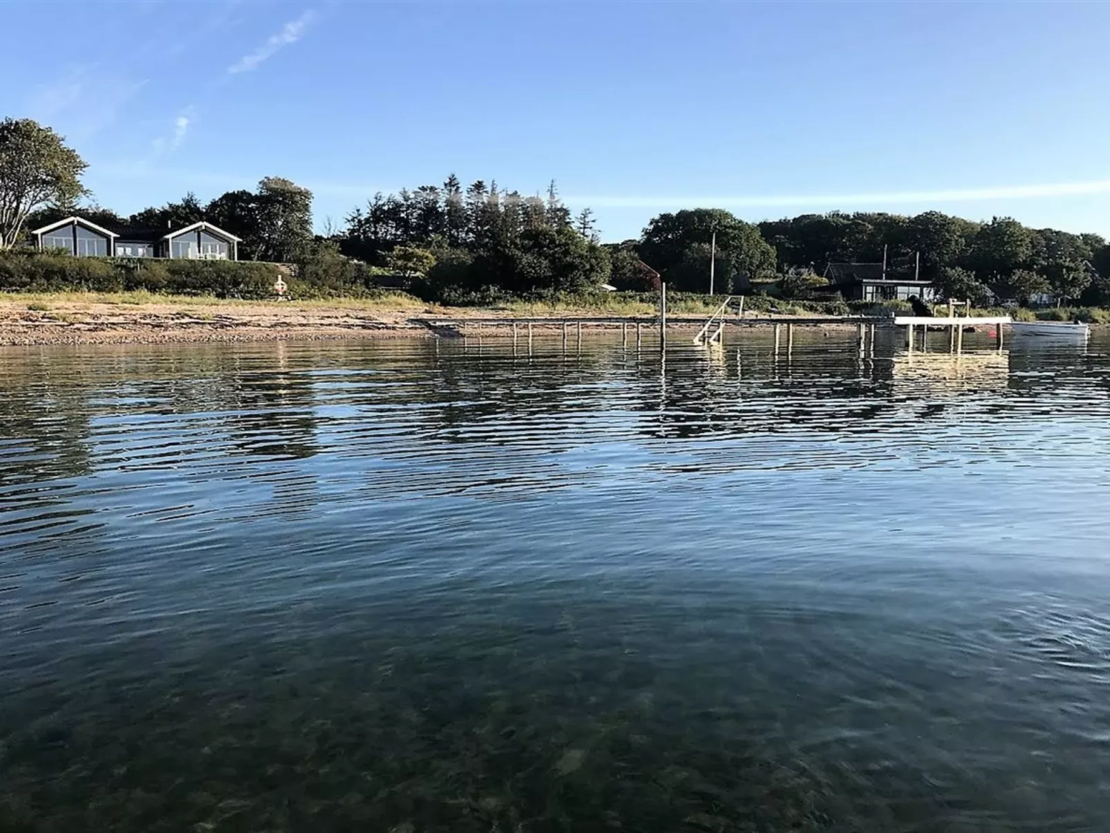 "Lander" - 20m from the sea