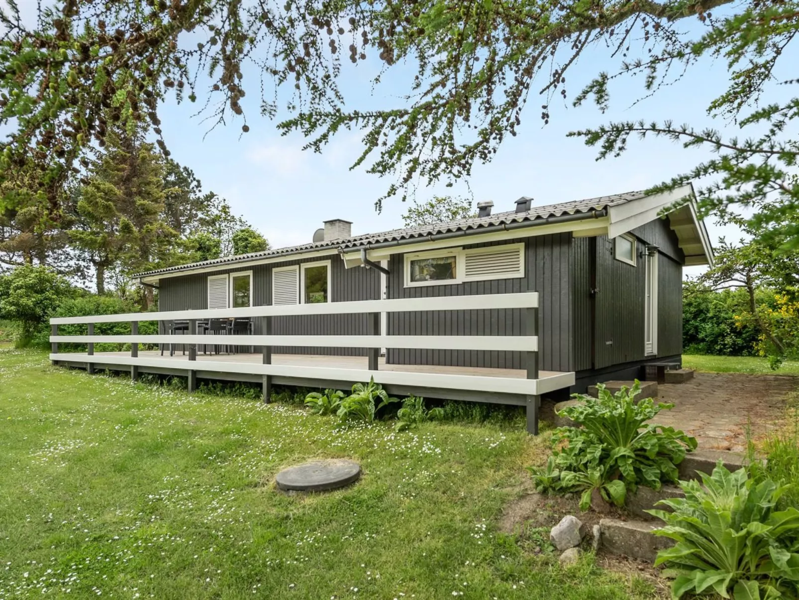 "Jenny" - 140m from the sea