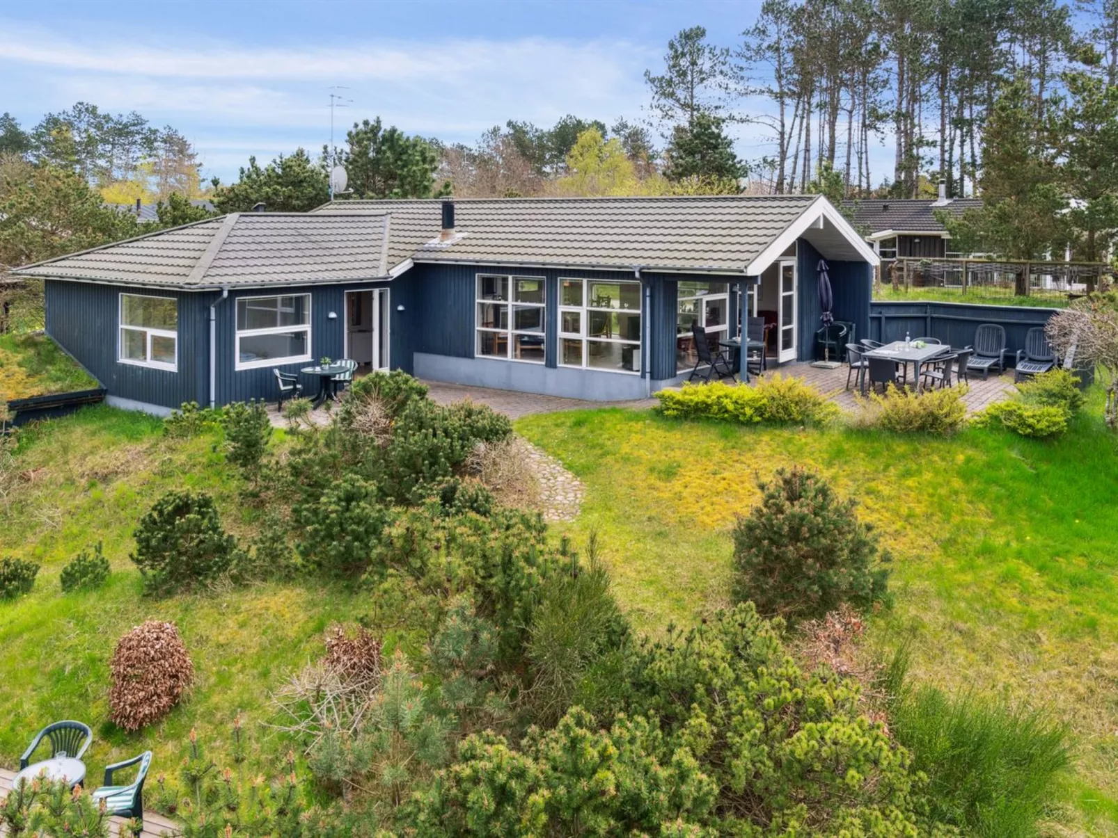 "Farah" - 275m from the sea