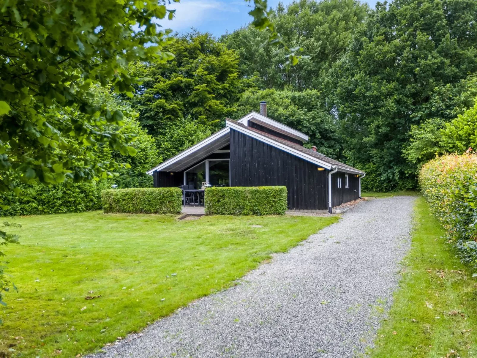 "Corinna" - 28km from the sea