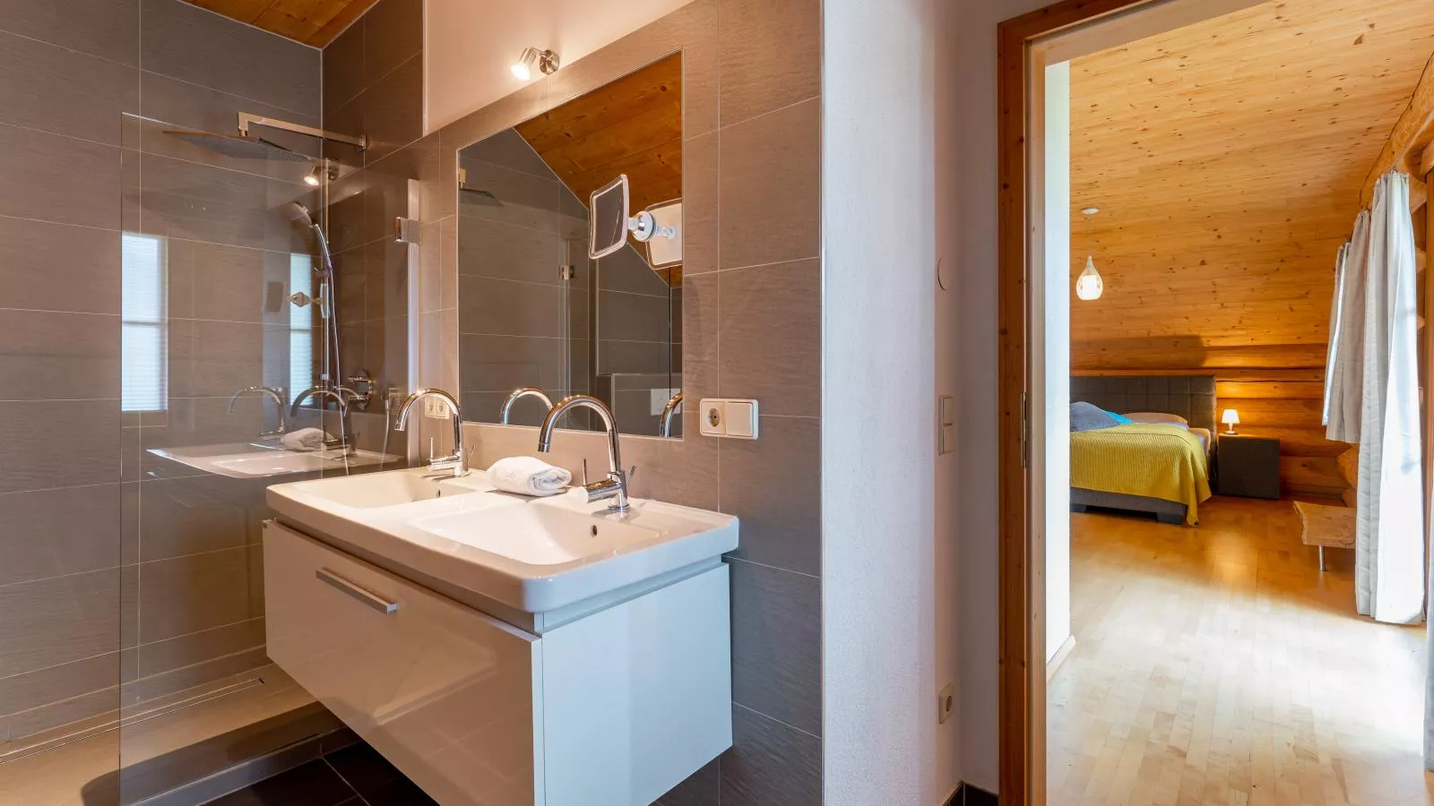 Janna-Bathroom
