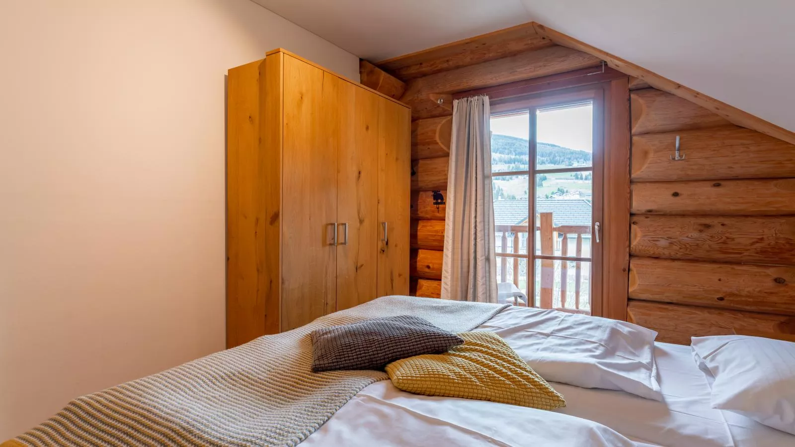 Janna-Bedroom