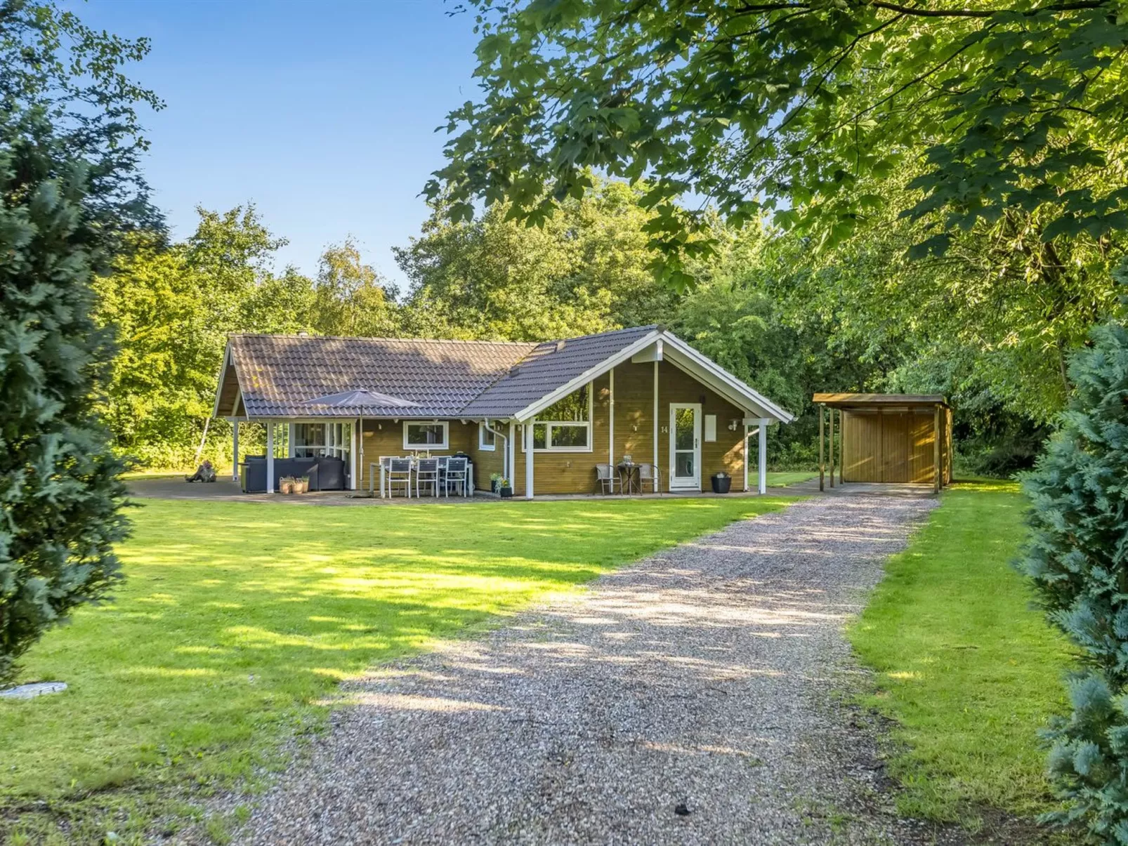 "Kaare" - 34.2km from the sea