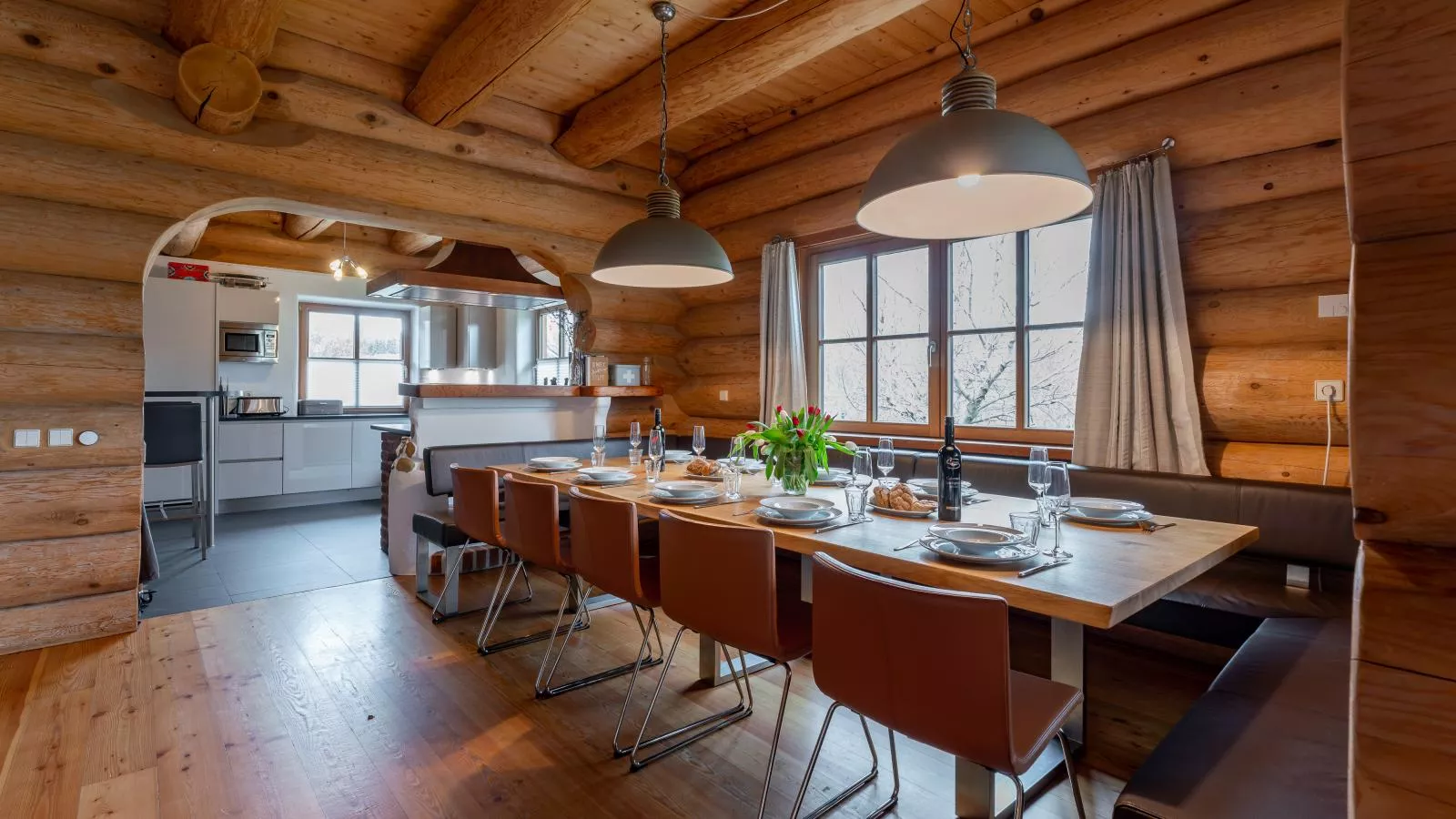 Janna-Dining room