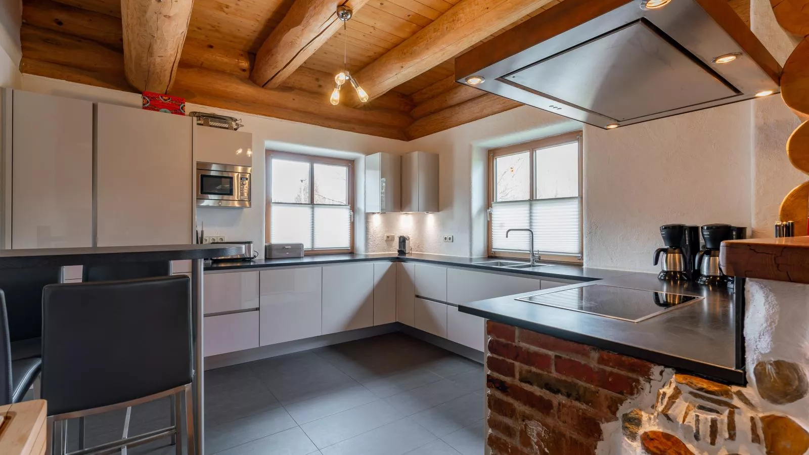 Janna-Kitchen