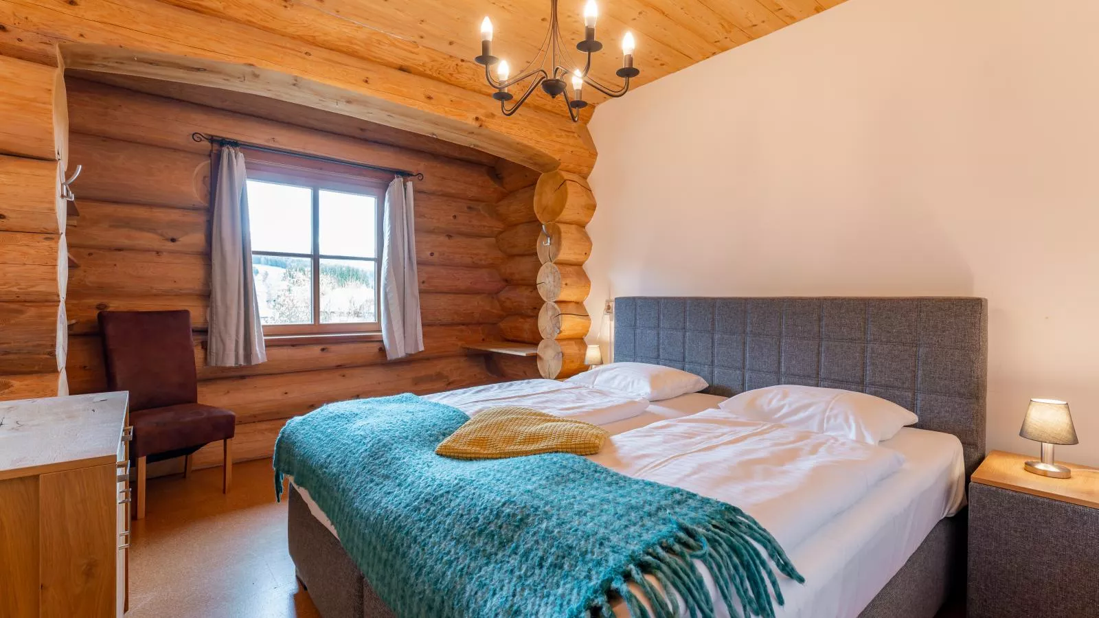 Janna-Bedroom