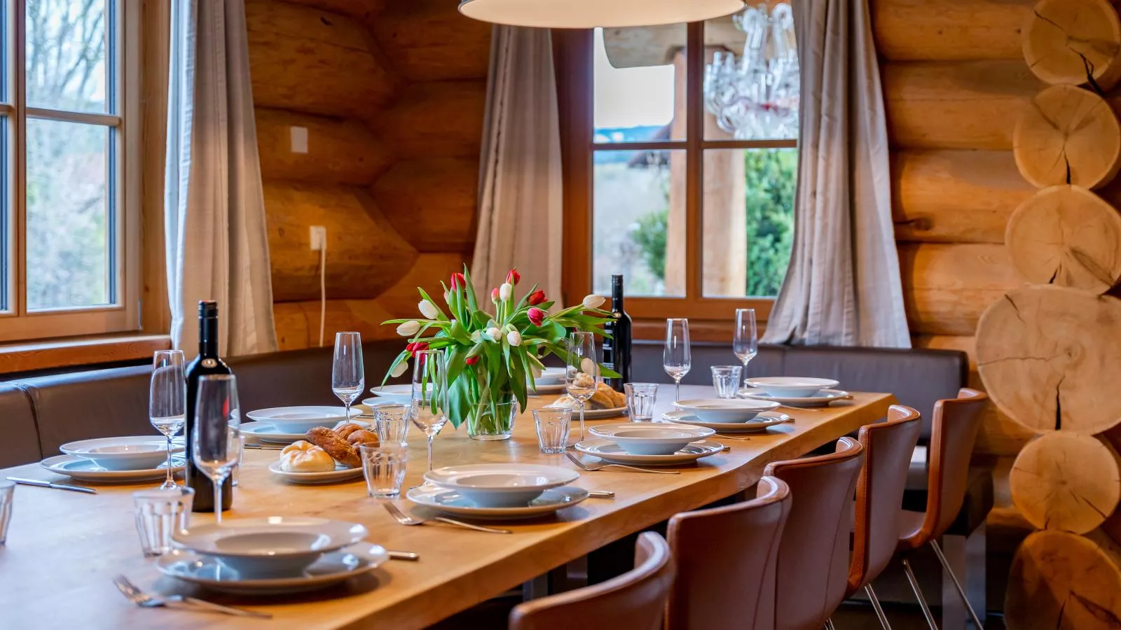Janna-Dining room