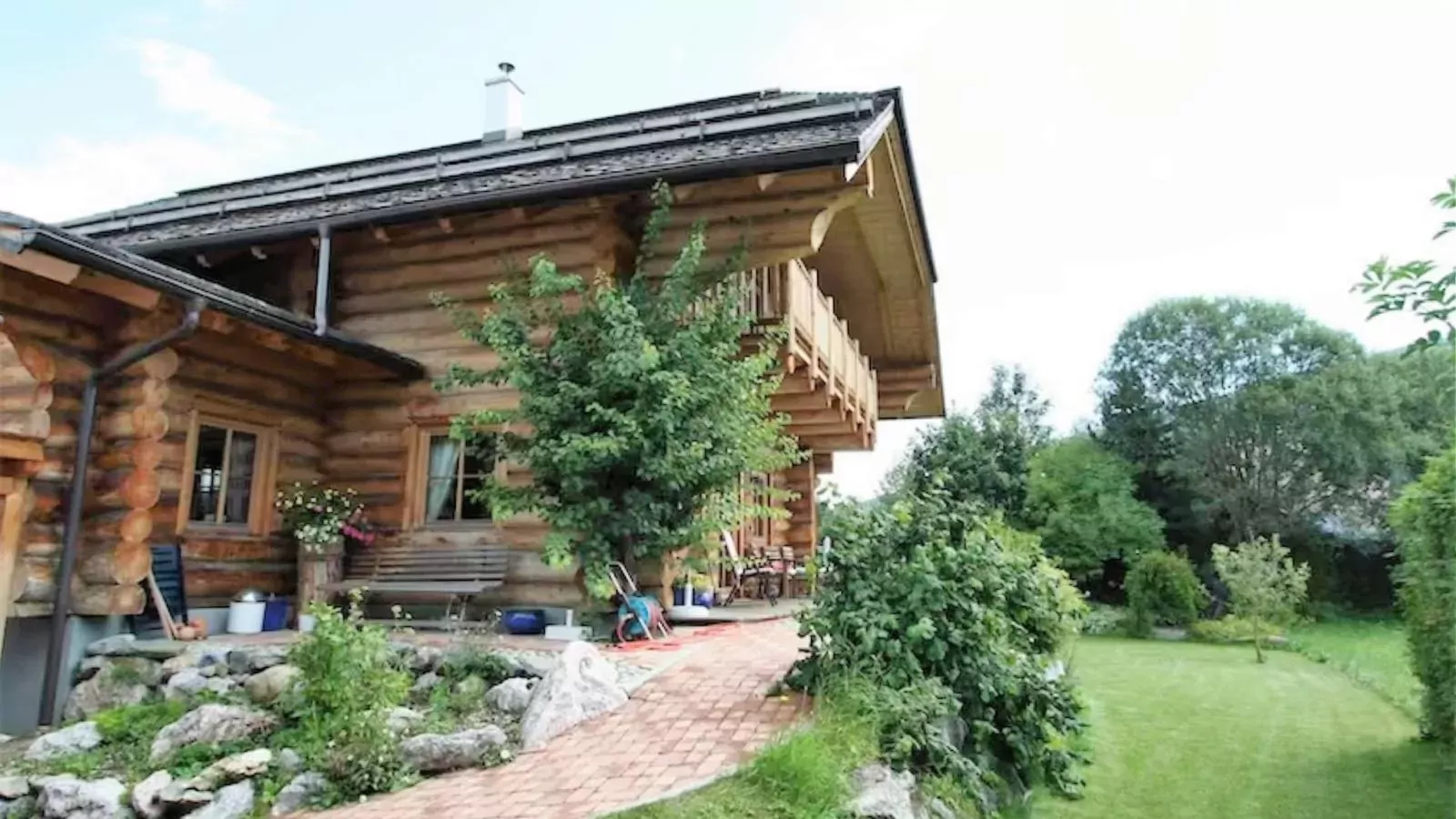 Janna-Exterior summer