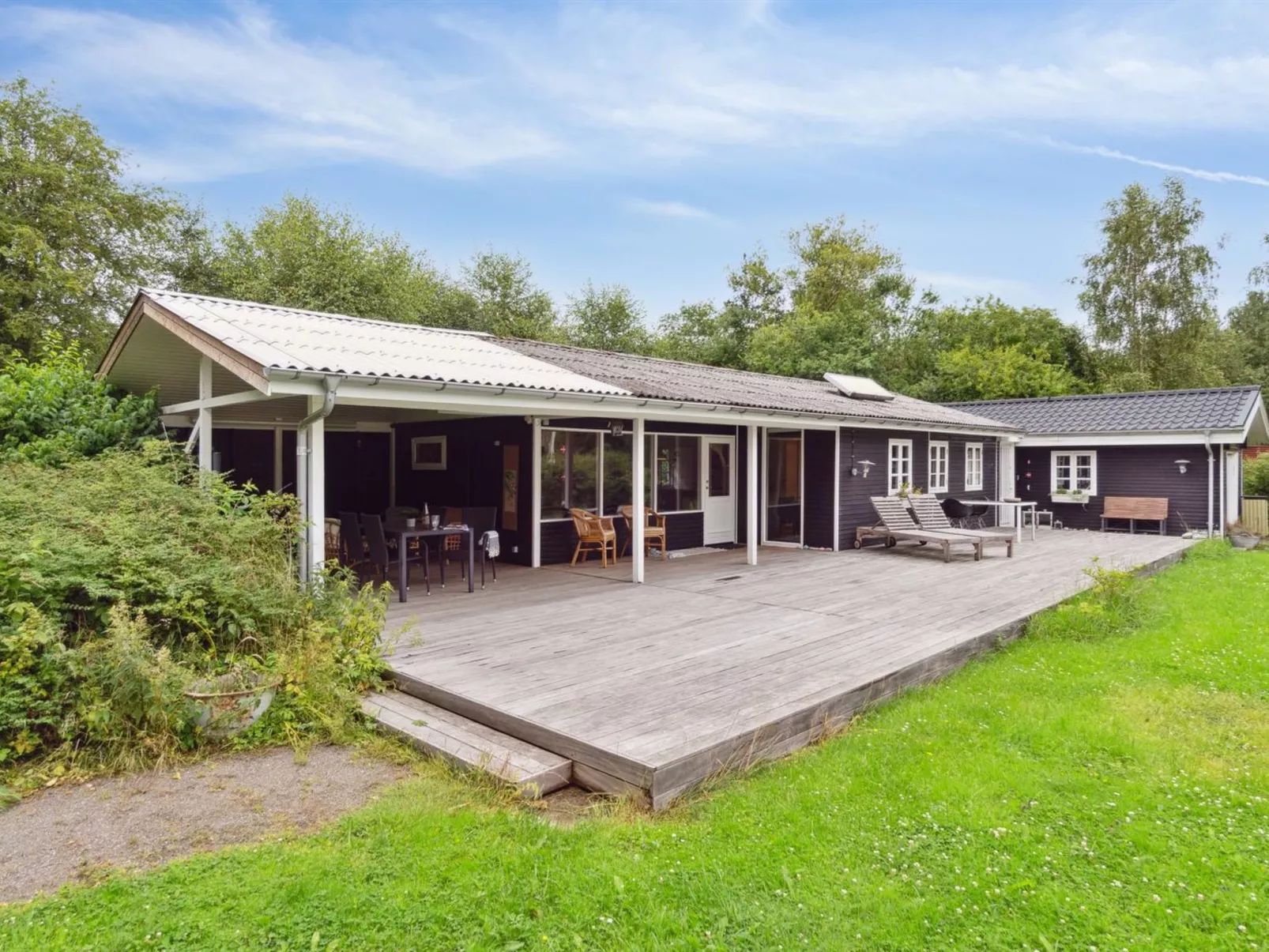 "Gunlög" - 1.3km from the sea