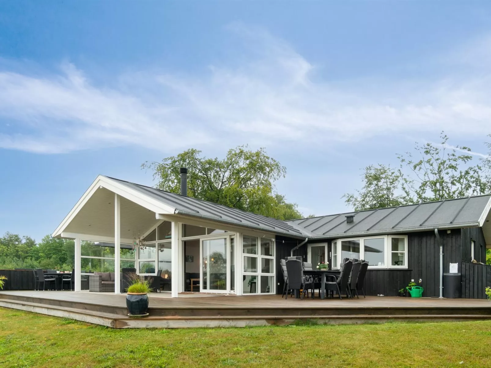 "Esmeralda" - 350m from the sea