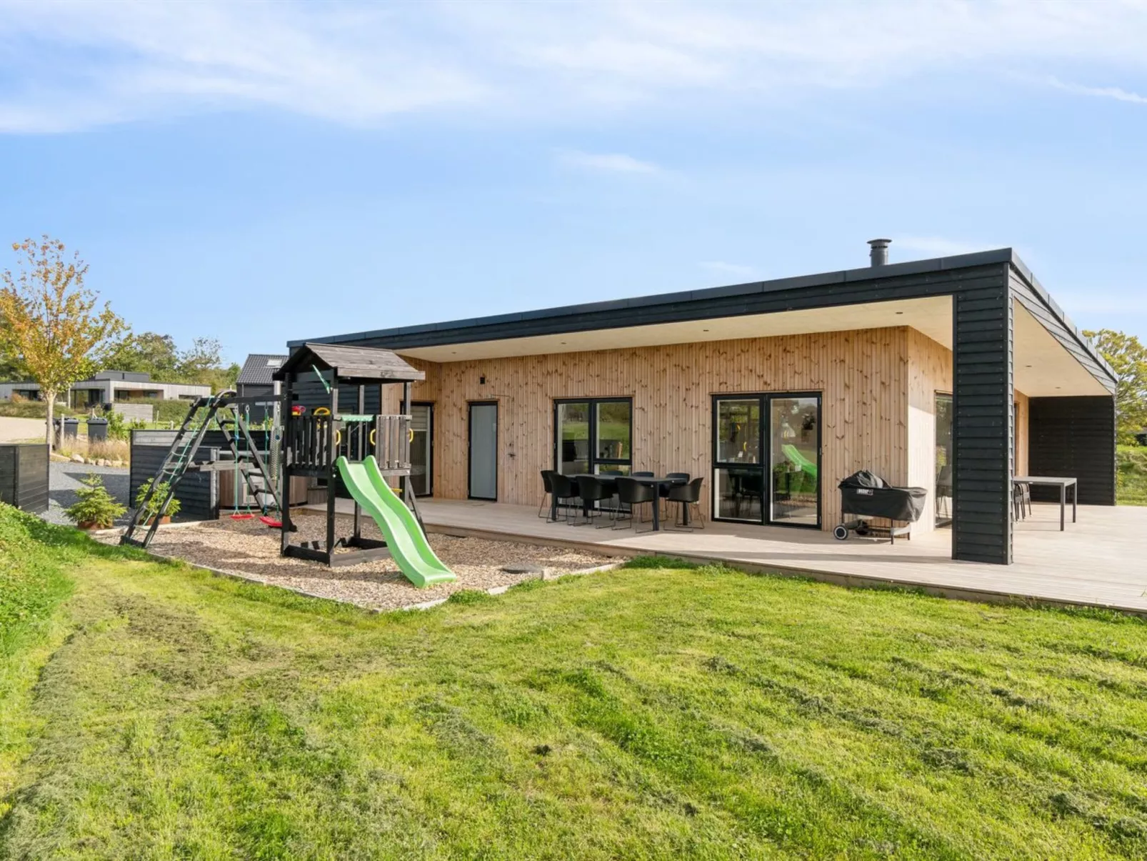 "Harrieth" - 300m from the sea