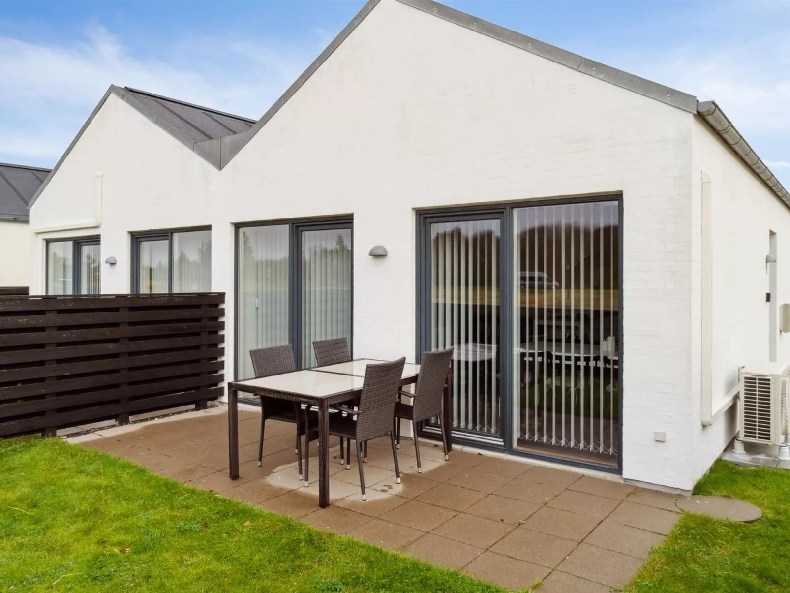 "Helemine" - 400m from the sea