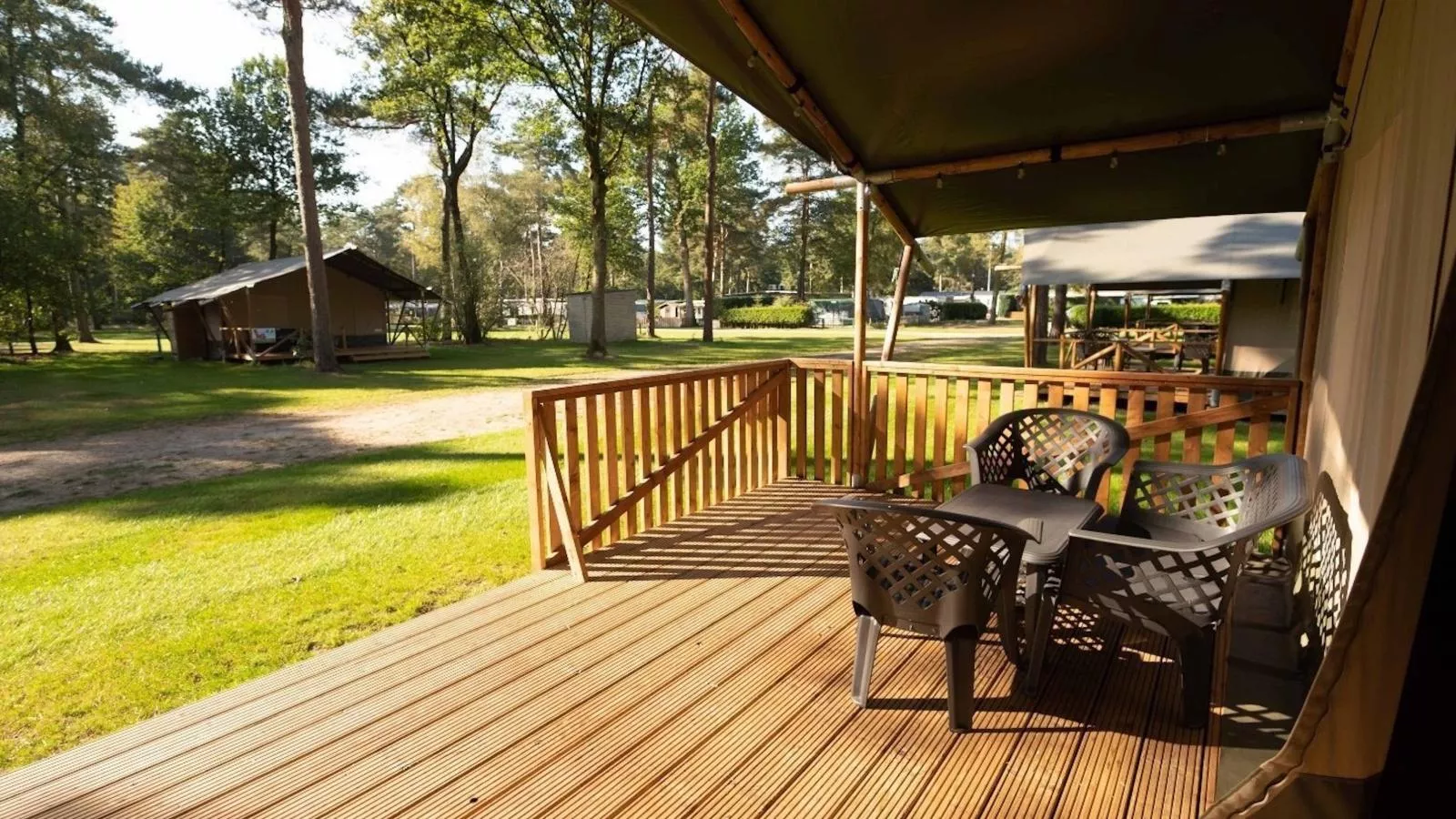 Safaritent 4-Terrace balcony
