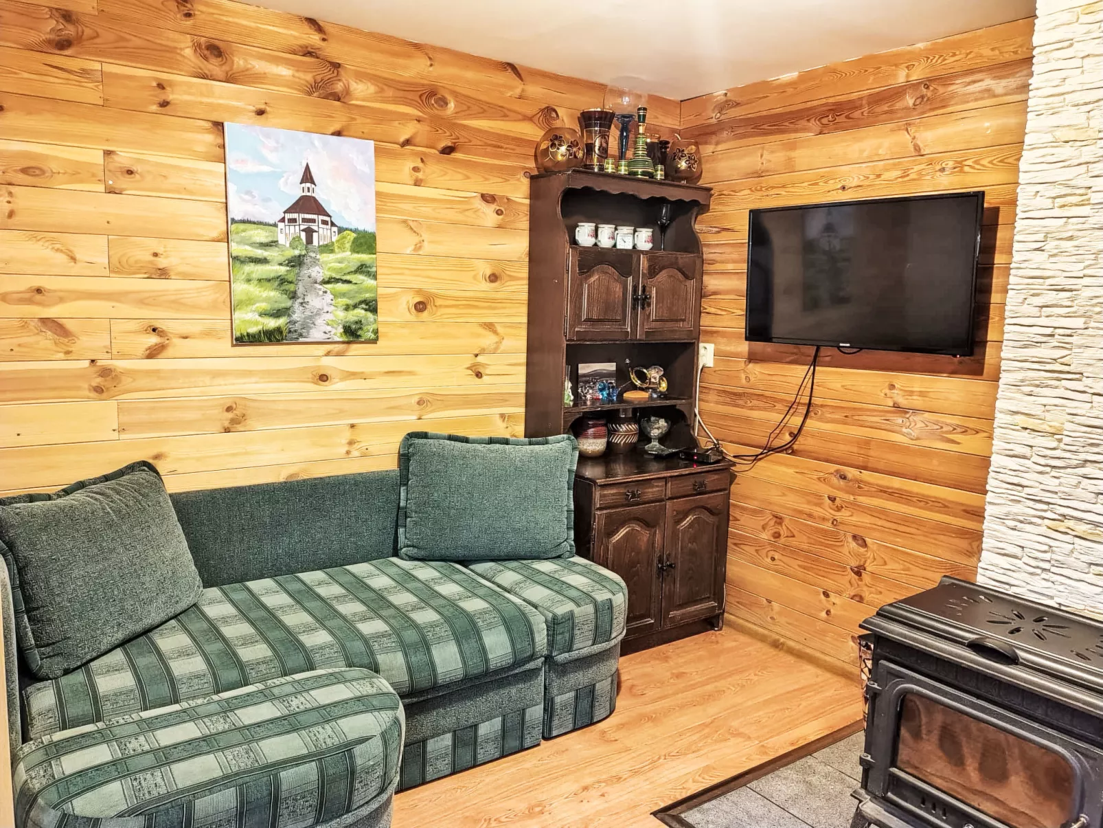 Chaloupka U lesa-Drinnen