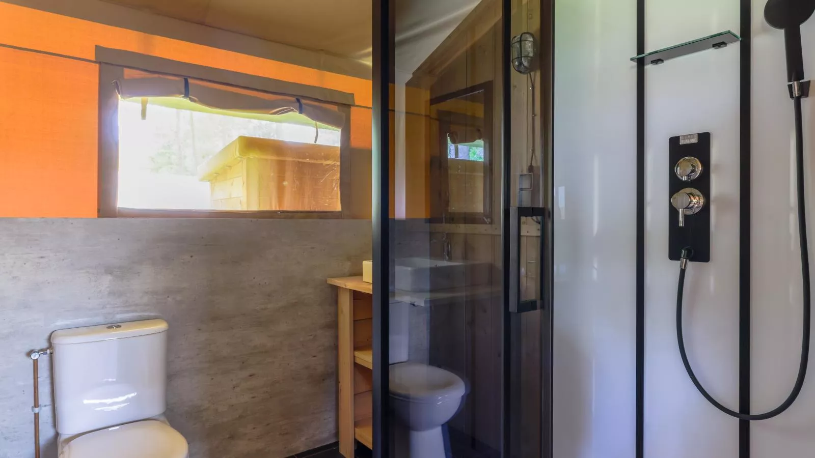 Safaritent 6-Bathroom