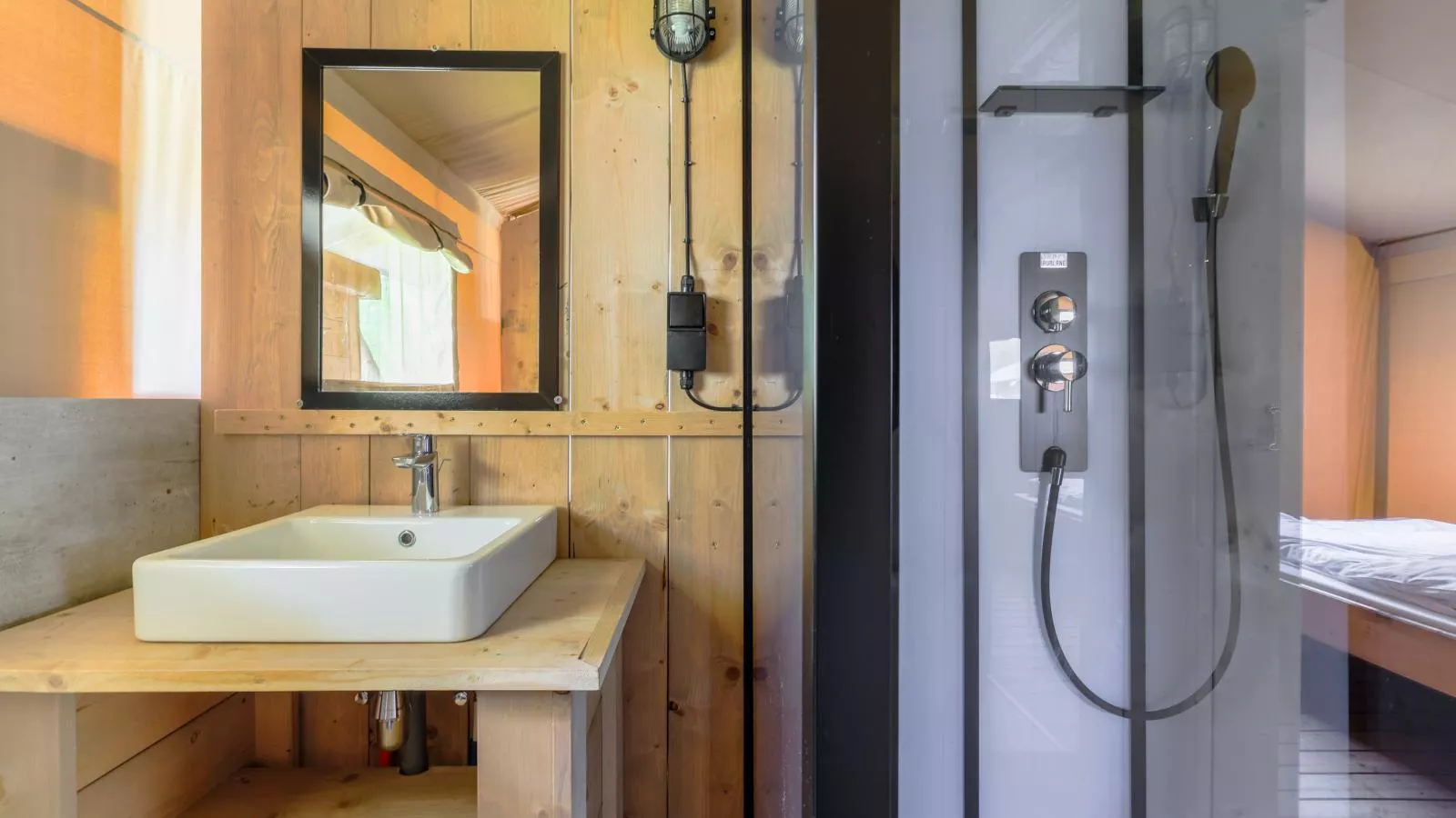Safaritent 6-Bathroom