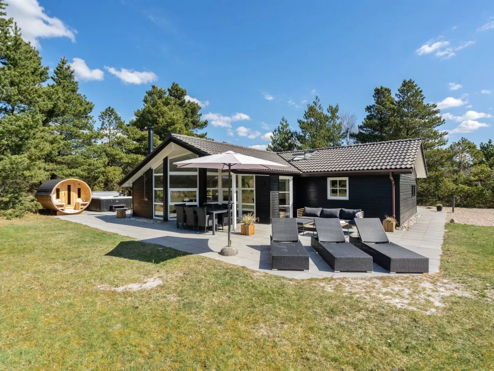 "Edeltraut" - 900m from the sea