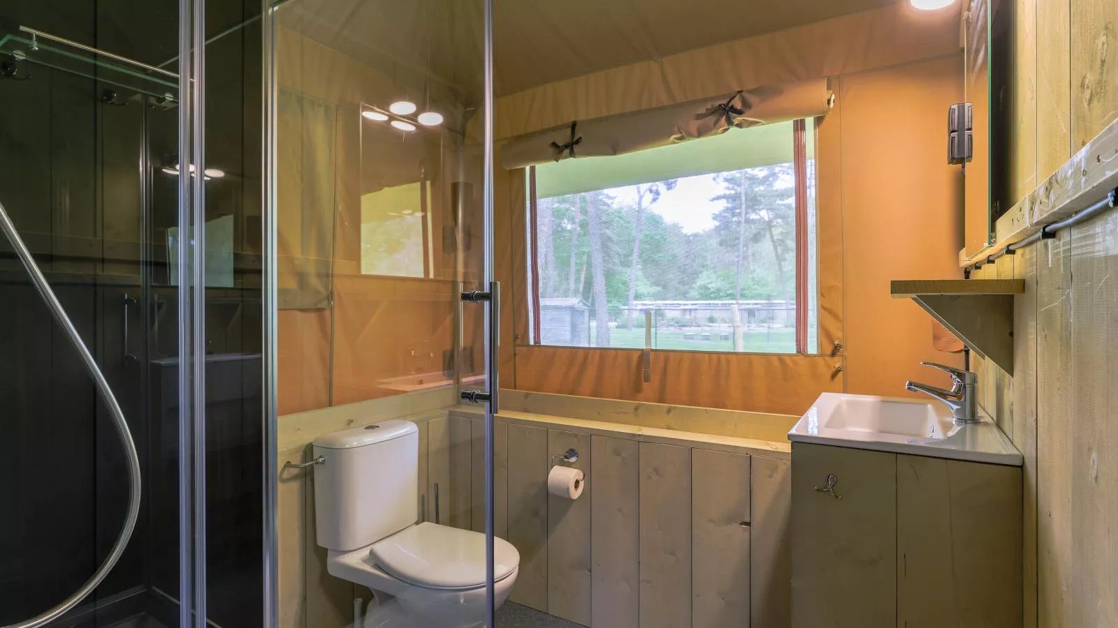 Safaritent 7-Bathroom