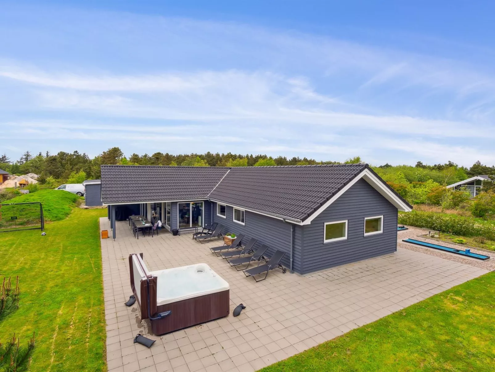 "Amai" - 4.5km from the sea