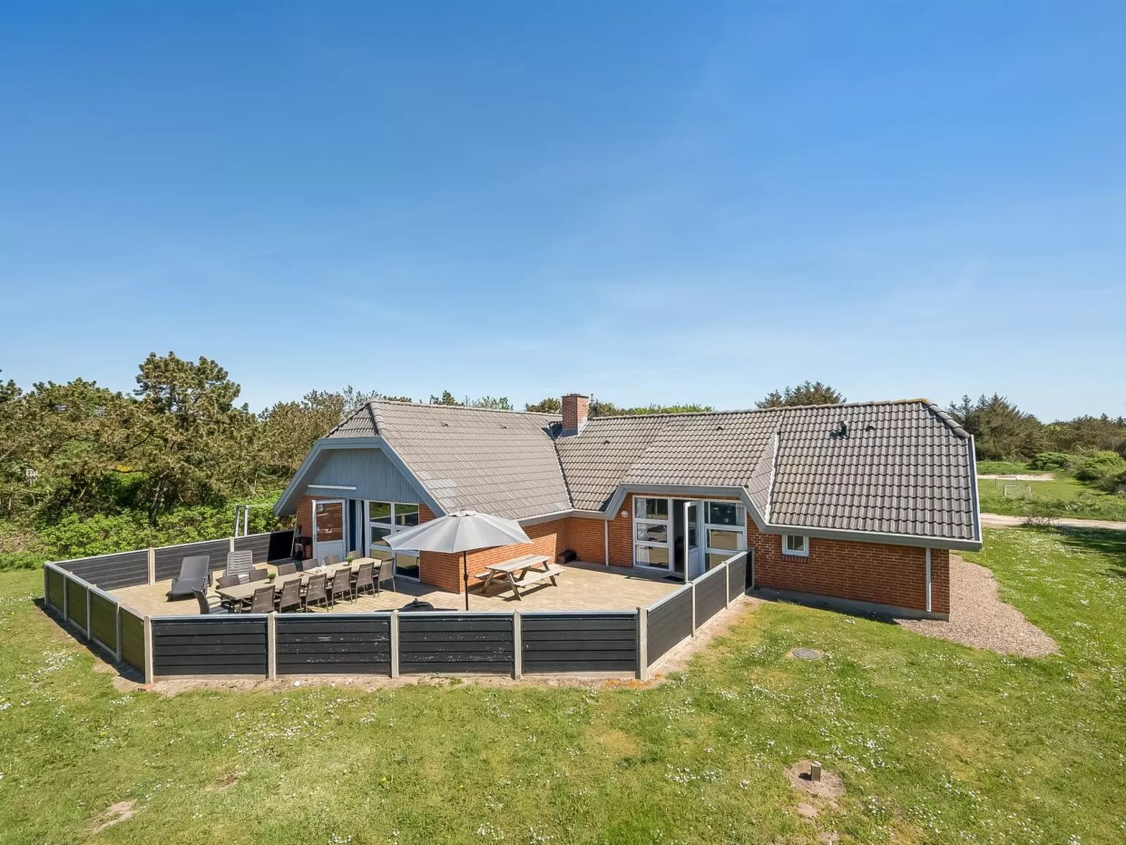 "Aage" - 1.7km from the sea