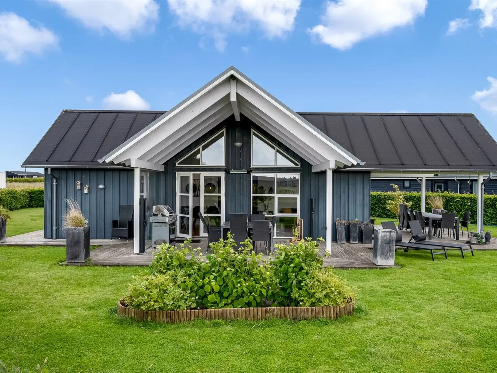 "Bernice" - 900m from the sea