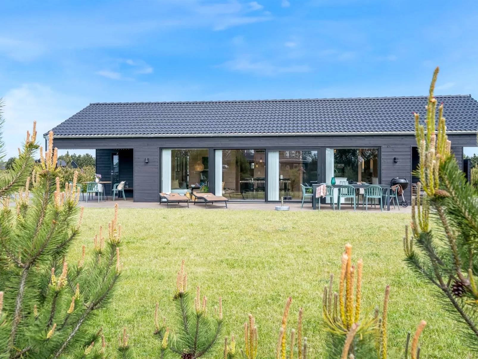 "Edite" - 900m from the sea