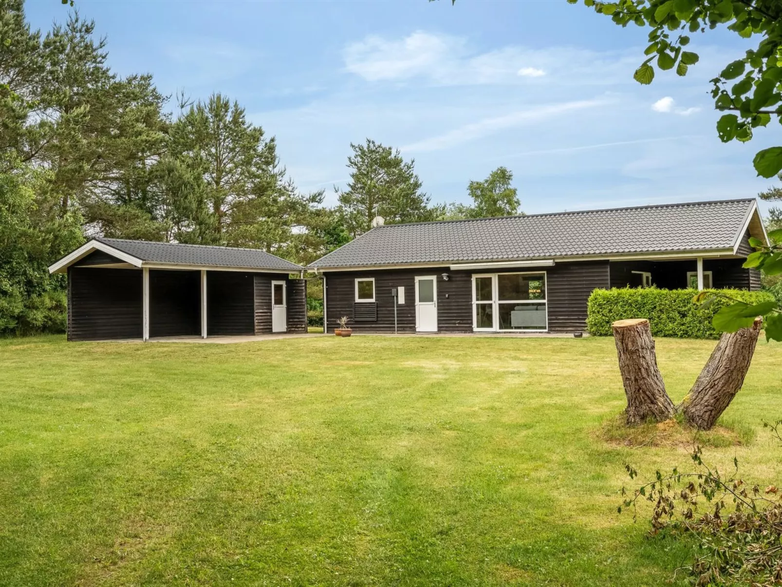 "Ara" - 1.4km from the sea