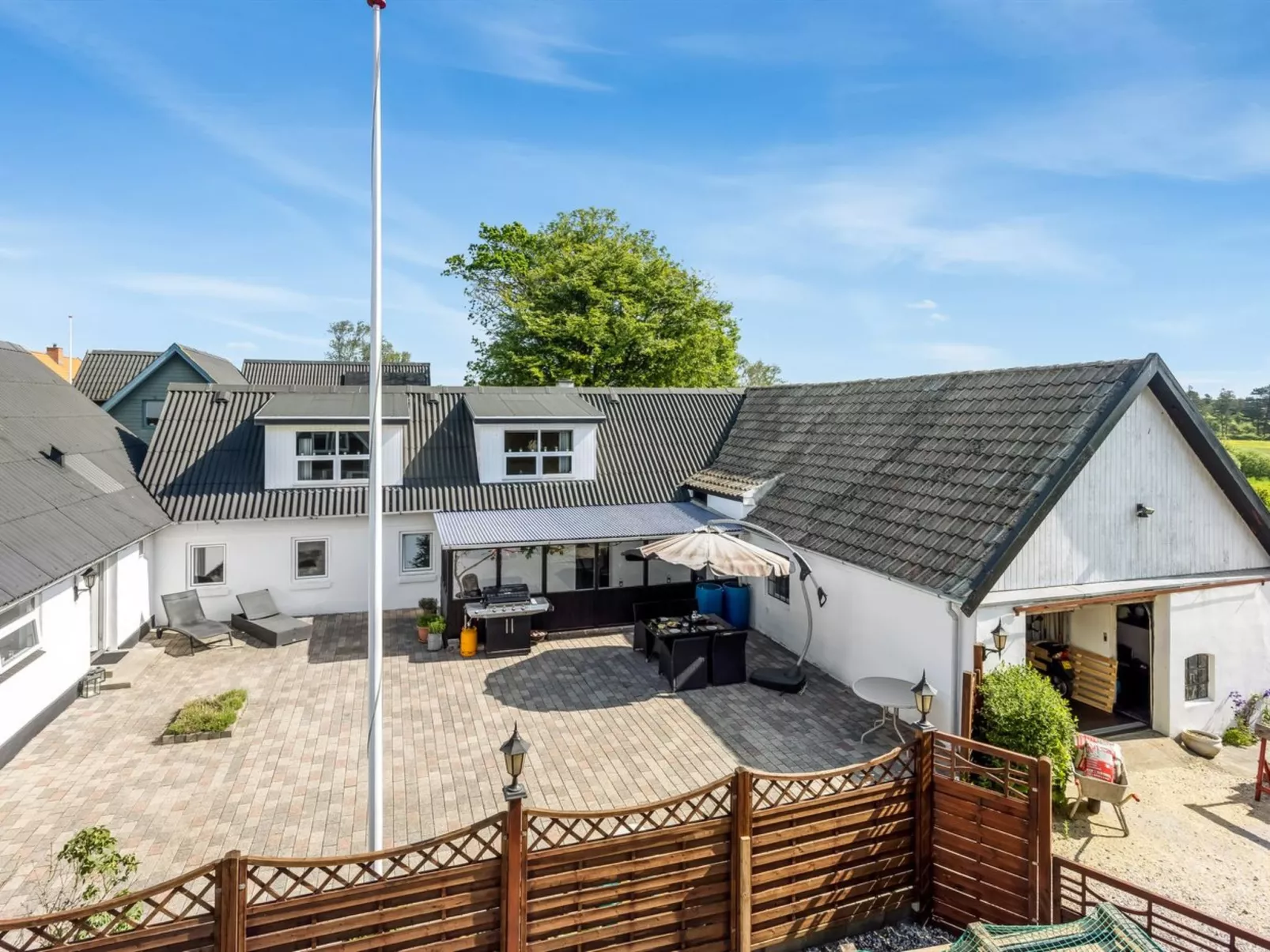 "Veronica" - 700m from the sea