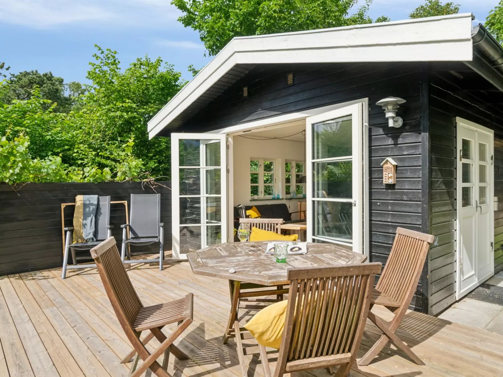 "Riana" - 700m from the sea