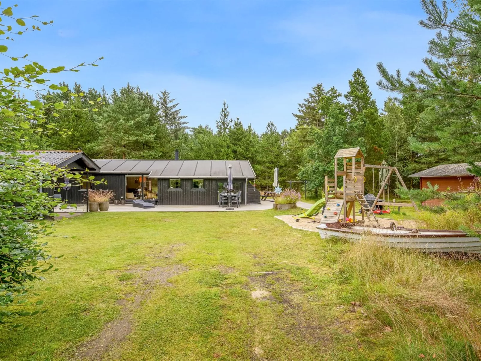 "Aleida" - 400m from the sea