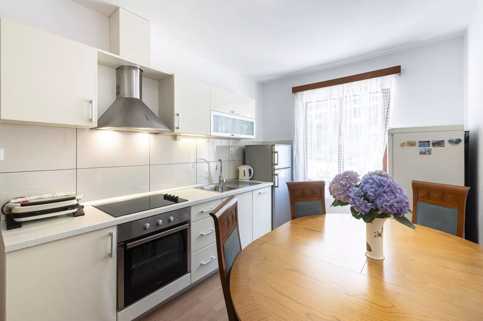 Guest House Rooms Rose- Comfort Double Room with Balcony and Sea View