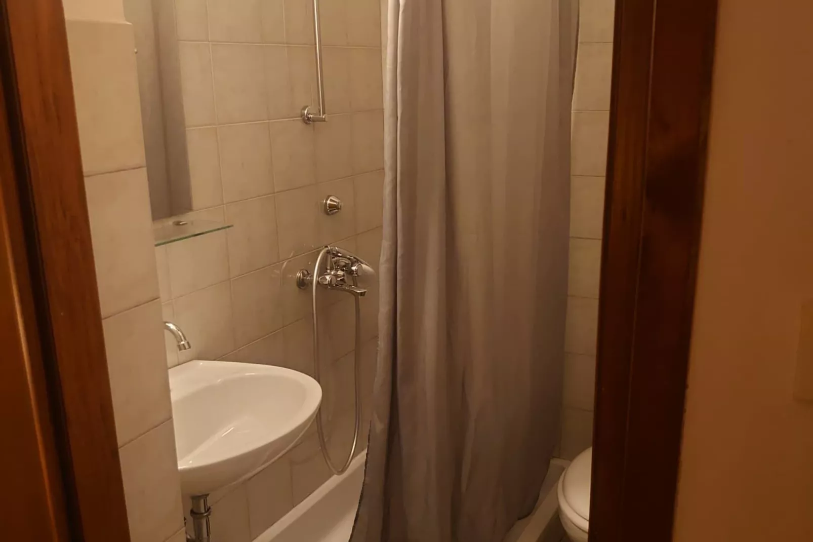 Villa Peragić - Triple Room-Badezimmer