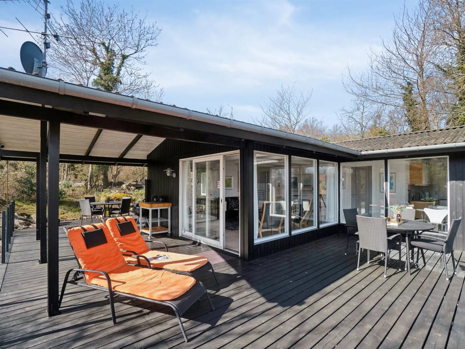 "Caren" - 75m from the sea