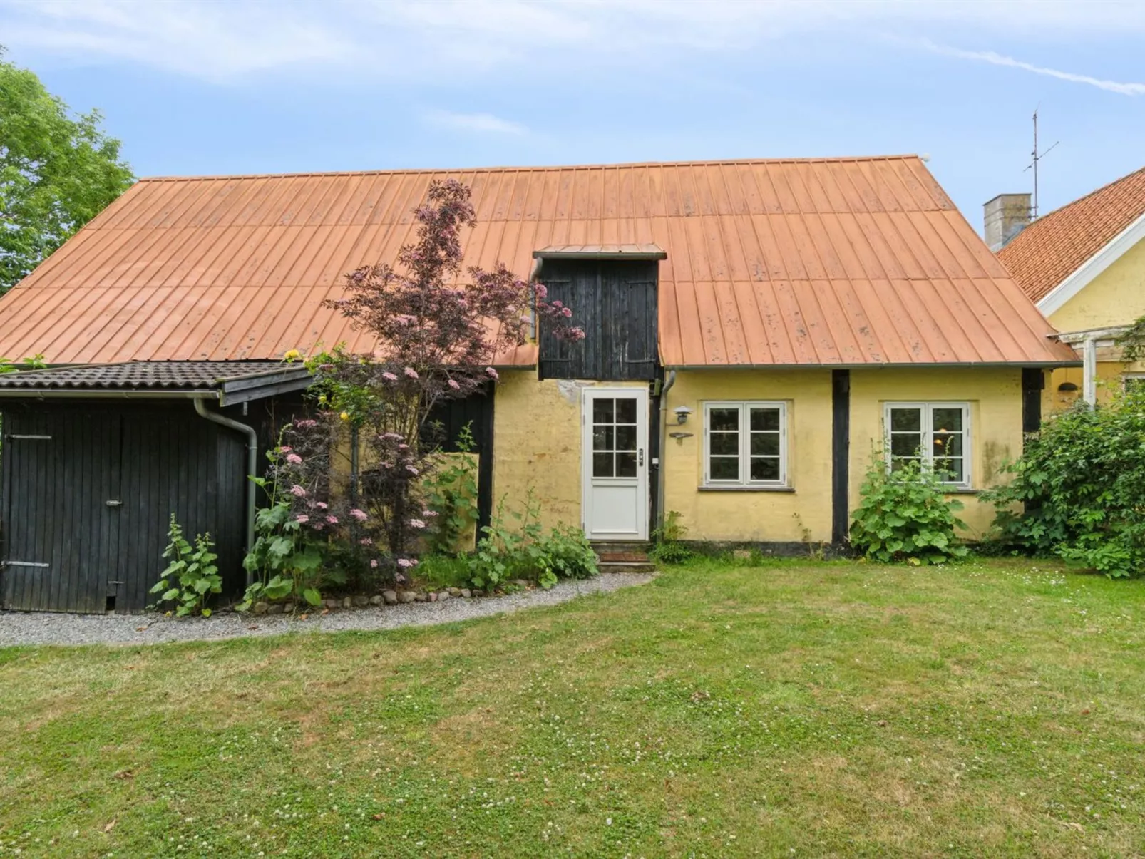 "Ejna" - 400m from the sea