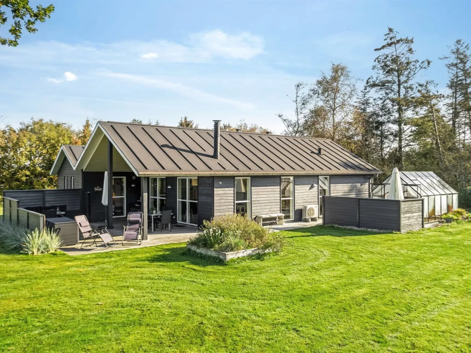 "Carlina" - 700m to the fjord