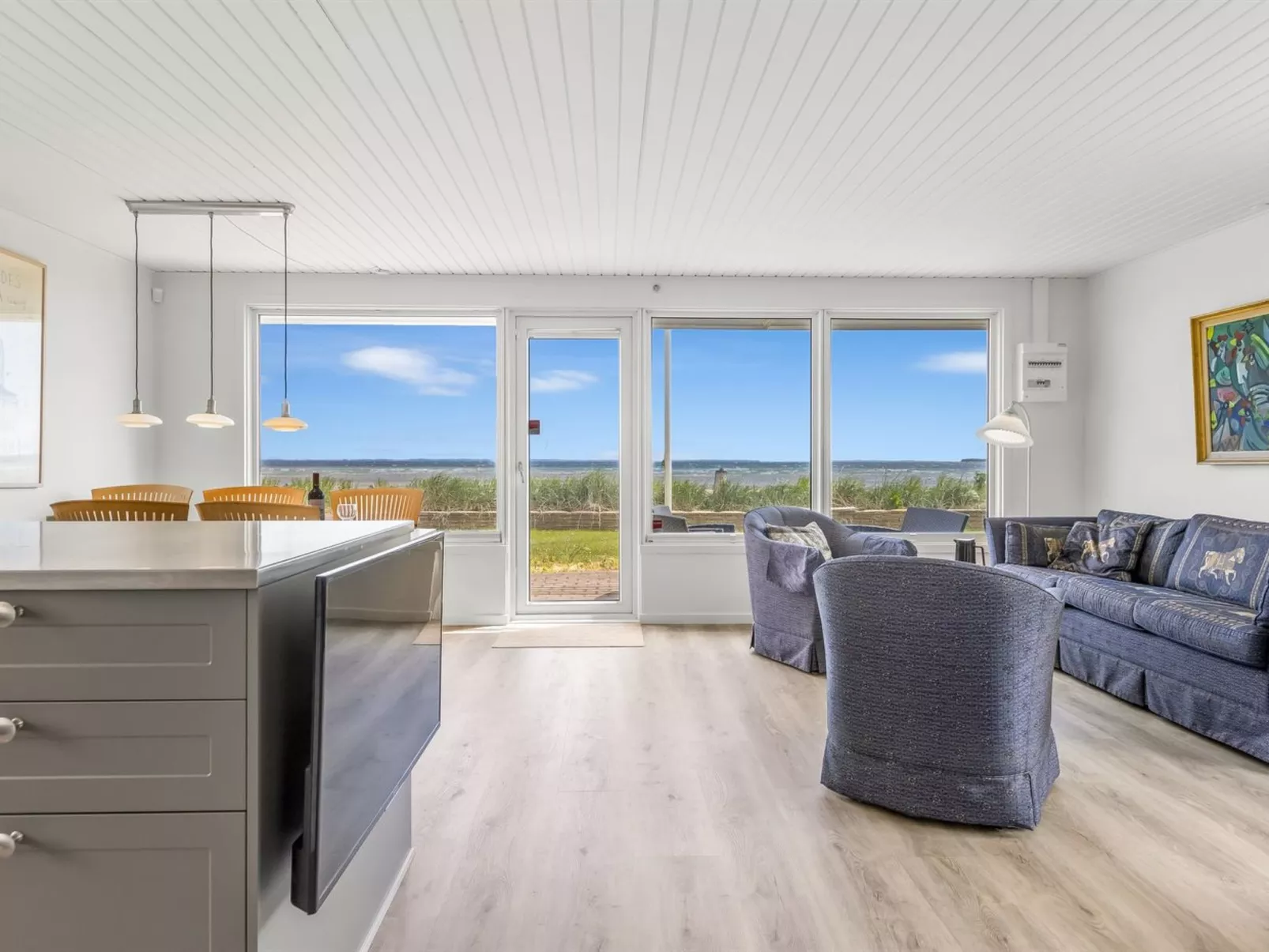 "Cornelius" - 30m from the sea