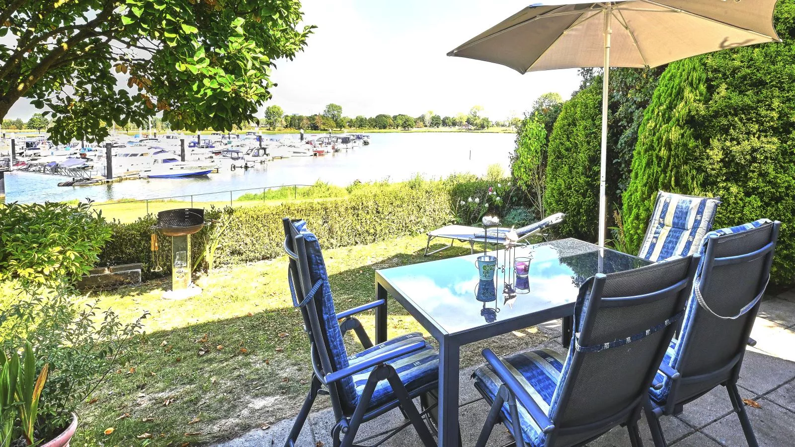 Aan de oever-Terrasse / balcon