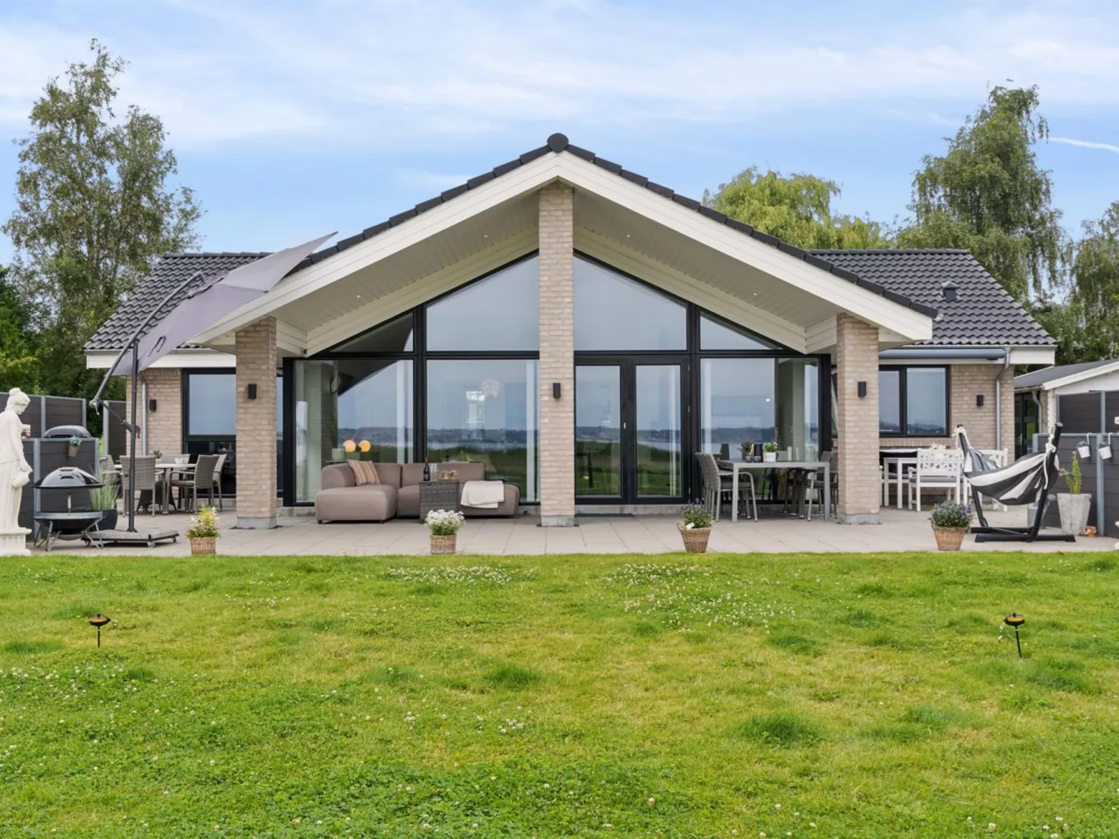 "Thyra" - 50m to the fjord