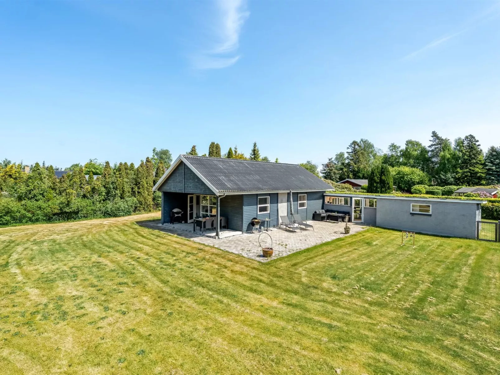 "Agneta" - 1km from the sea