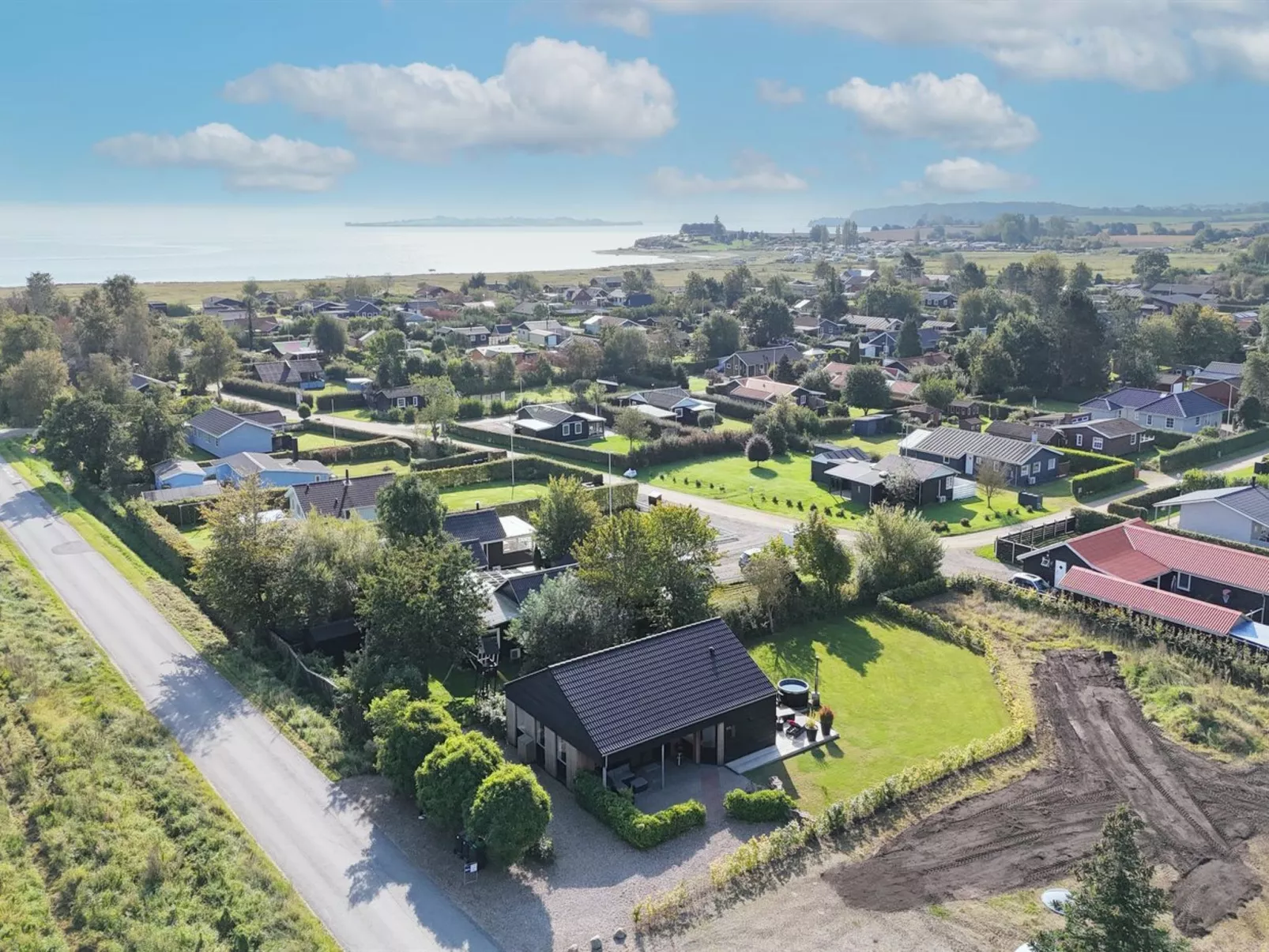 "Harri" - 400m from the sea