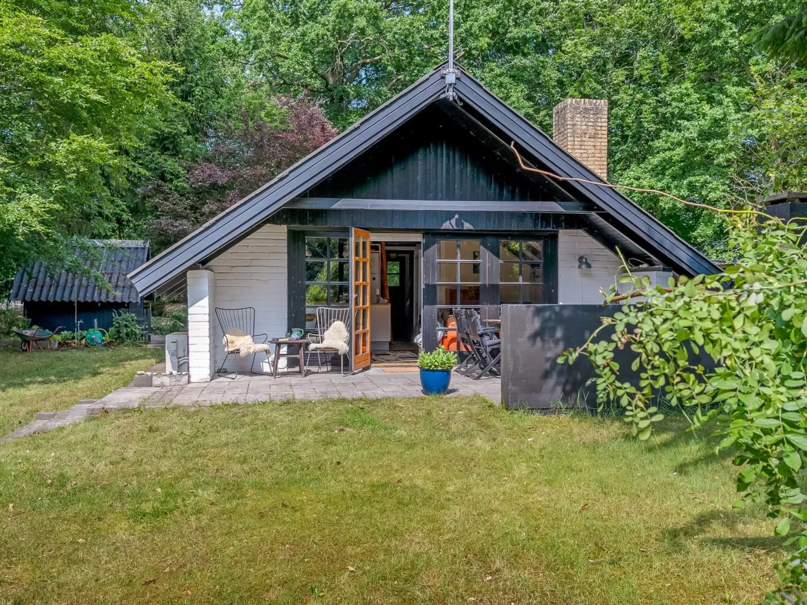 "Armgard" - 600m from the sea