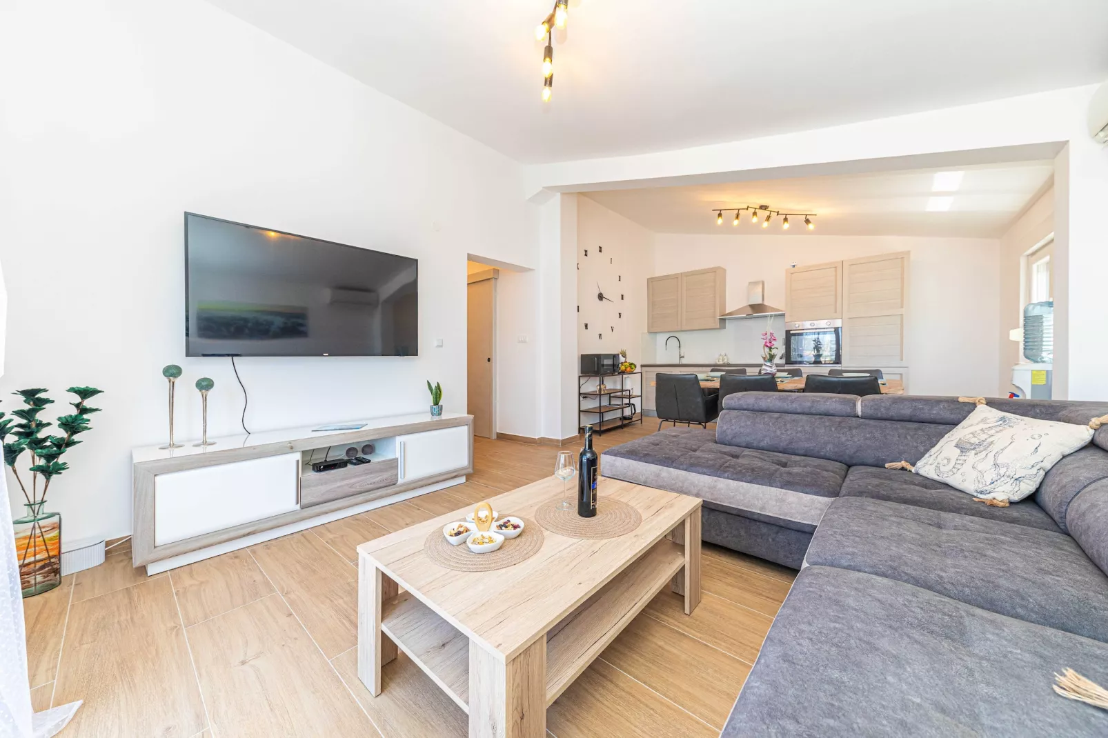 Apartment Anima - Two Bedroom Apartment with Balcony and Sea View