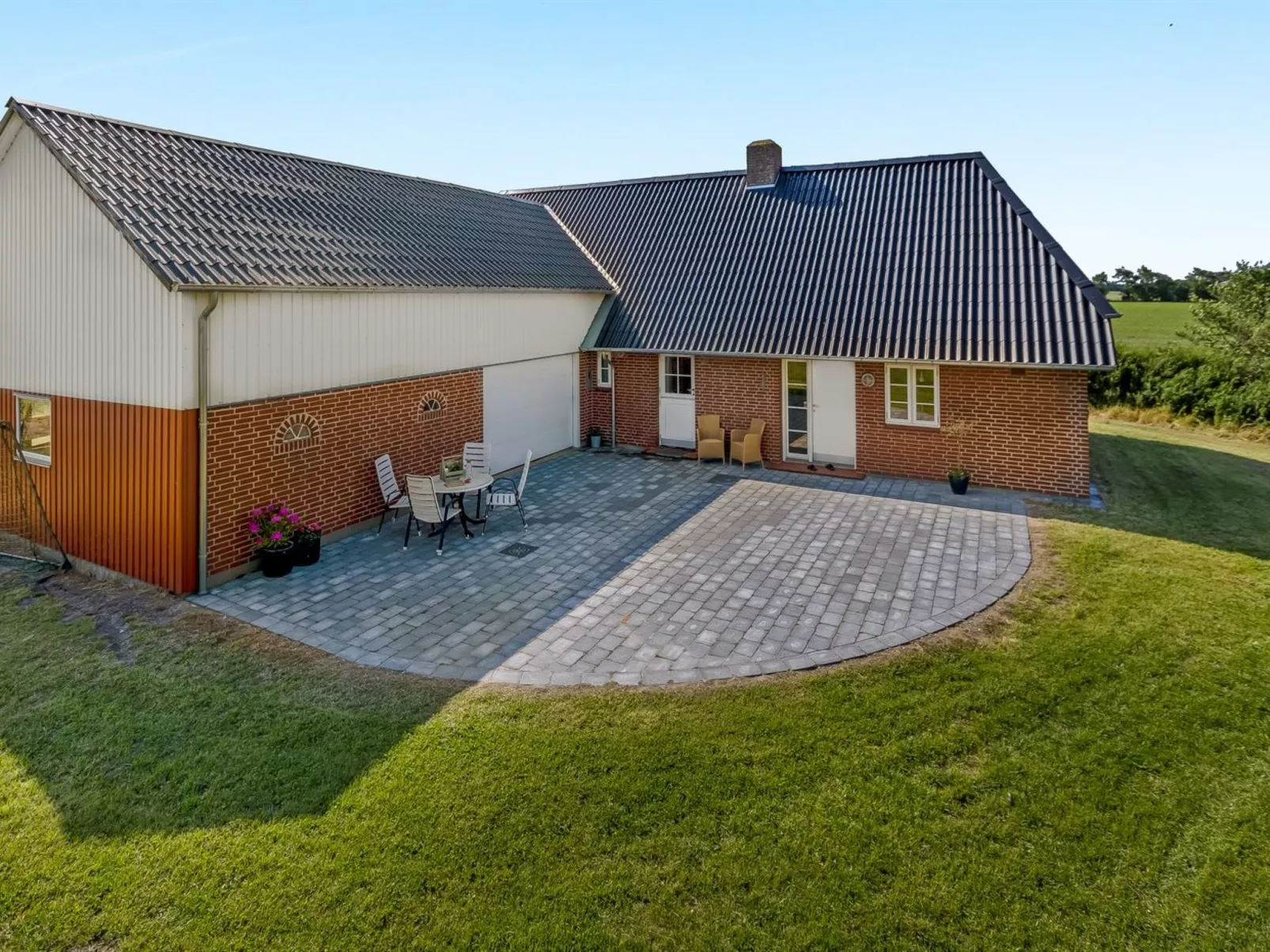 "Rahild" - 10km from the sea